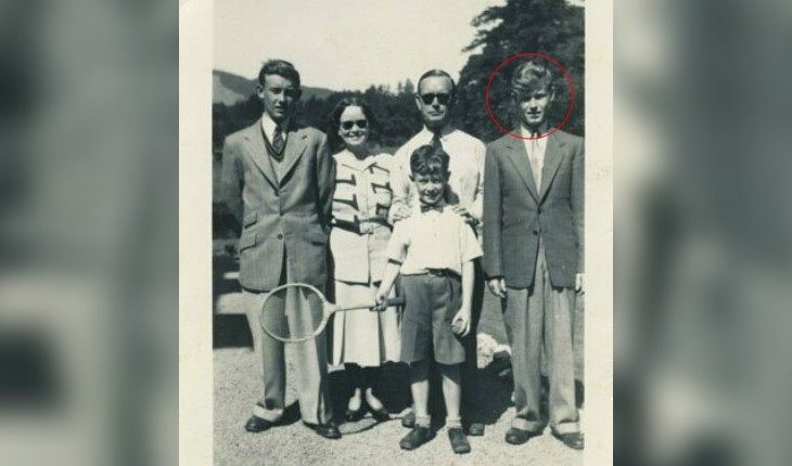 Ридли Скотт в детстве с семьей