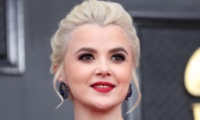 Міка Ньютон